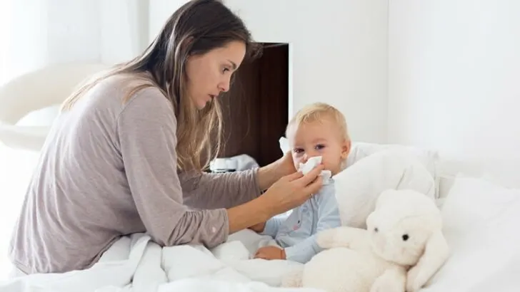 Mein Baby Hat Schnupfen! Helfen Nasentropfen Oder Doch Hausmittel Besser?