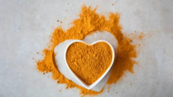 Kurkuma in der Stillzeit – Das Umstrittene Goldene Pulver