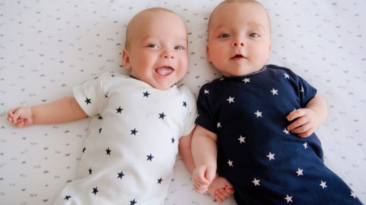 Zwillinge Babys – Die Herausforderungen Des Glücks Im Doppelpack