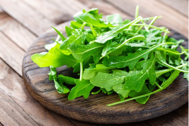 Frische Rucola-Blätter