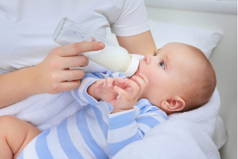 Baby Will Plötzlich Nicht Mehr Aus Der Flasche Trinken Mein Baby Trinkt Nicht - Mögliche Ursachen Und Hilfreiche Tipps