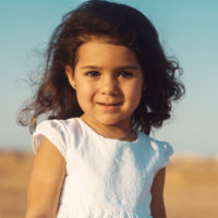 kleines M&auml;dchen in der W&uuml;ste