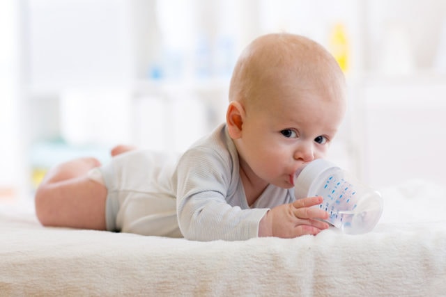 Trinkmenge Baby - Wie Viel Sollten Säuglinge Trinken