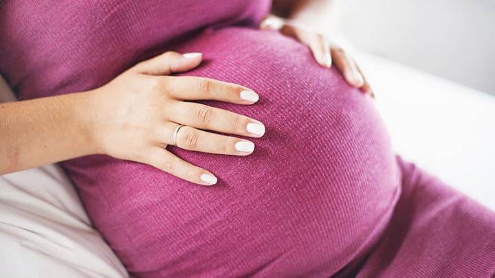 Shellac, Acryl- und Gelnägel in der Schwangerschaft – Was man wissen sollte
