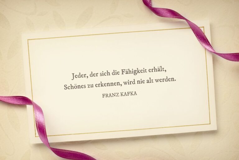 Vintage Geburtstagskarte mit weisem Zitat von Franz Kafka