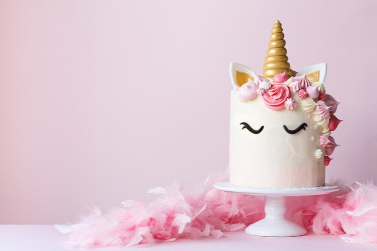 Einhornkuchen mit rosa Zuckerguss