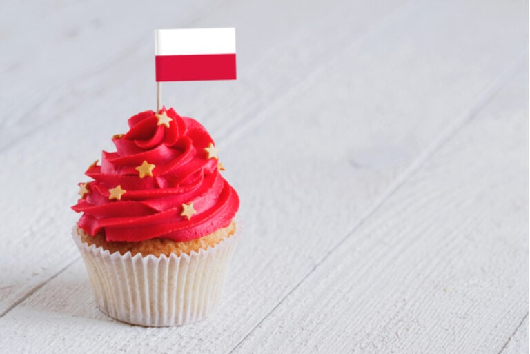 Geburtstagskuchen mit polnischer Flagge