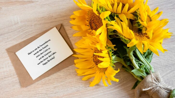 Heitere Geburtstagswünsche mit Sonnenblumen